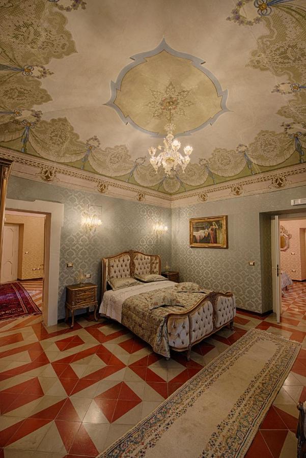 Palazzo Tilli Casoli  Esterno foto