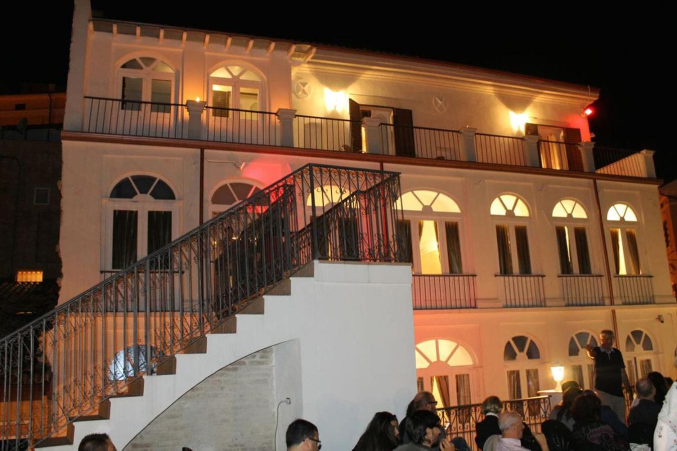 Palazzo Tilli Casoli  Esterno foto